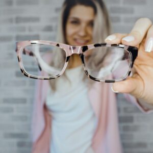 👓 Aprire un negozio di ottica - guida, business plan ed AI