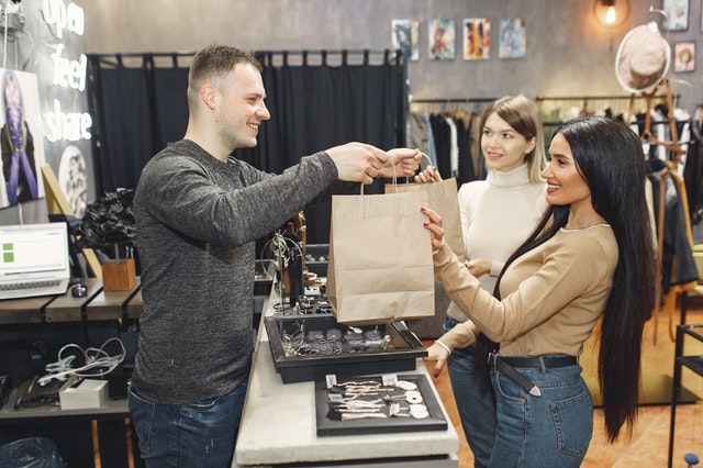🛍️ Aprire un Negozio di Abbigliamento - guida, business plan ed AI - immagine 7